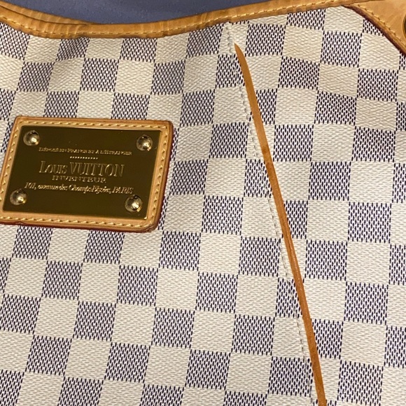 Louis Vuitton Galleria PM - Picture 2 of 16